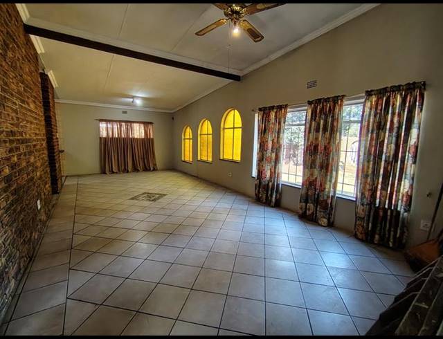 5 BEDROOM HOUSE FOR SALE IN WITFIELD